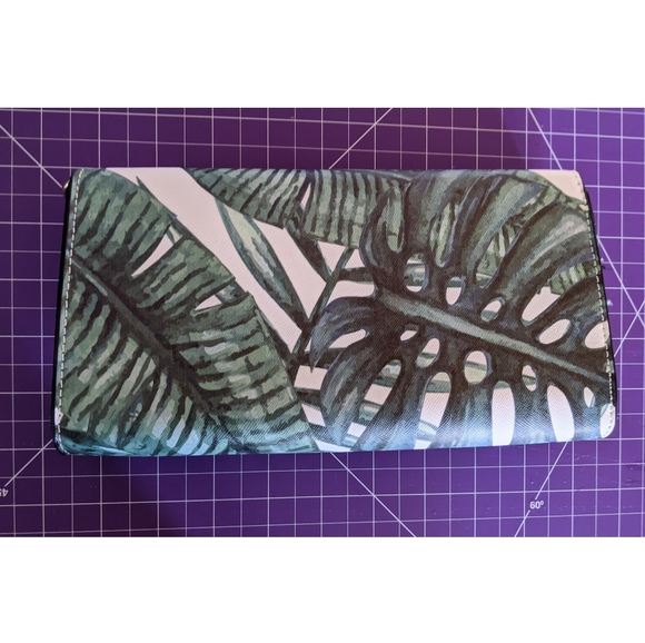 Leaf Print Clutch w/ Removable Strap - Picture 3 of 5